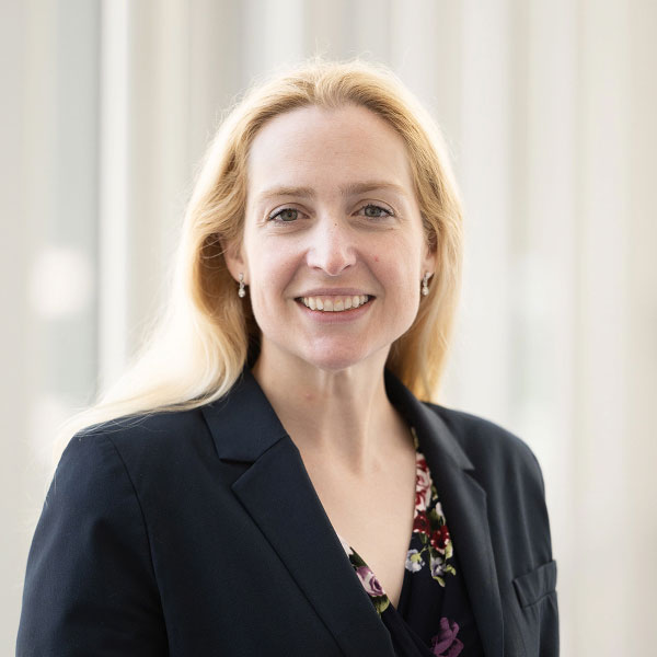 Portrait of Laura Snyder
